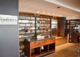 Radisson Hotel Detroit Metro Airport 5