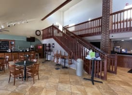 AmericInn by Wyndham New London 5
