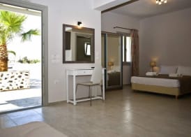 Alafouzos Studios & Apartments 5