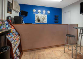 Travelodge by Wyndham Burbank-Glendale 2