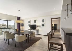 Ramada by Wyndham Pitesti 3