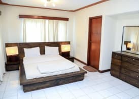 Hillview Apartments 4