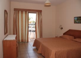 Kotzias Beach Apartments 3