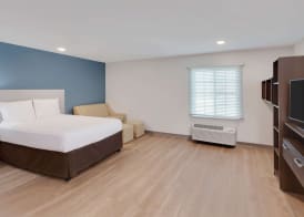 WoodSpring Suites Bakersfield East 5