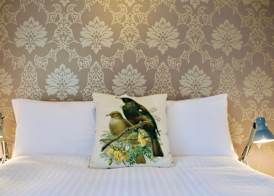 Sophisticated Edinburgh Apartment in City Centre 2