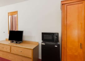Days Inn by Wyndham Castaic Six Flags Magic Mountain 5
