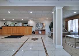 Red Lion Inn & Suites Auburn 5