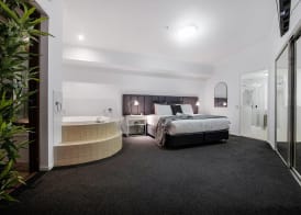 Broadbeach Savannah Resort 3