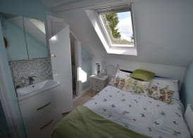 Immaculate 4-bed Apartment in Bournemouth & spa 5