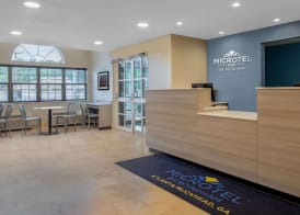 Microtel Inn & Suites by Wyndham Atlanta Buckhead Area 2