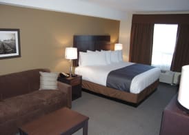 Best Western Plus Lacombe Inn & Suites 3