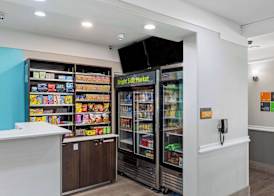 La Quinta Inn & Suites by Wyndham Raymondville 3