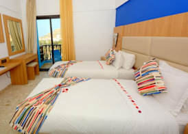 Oasis Hotel & Spa 3