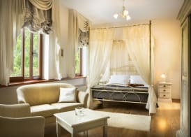 Palazzo Angelica Hilltop Luxury Villa with Pool, Spa & Views 4