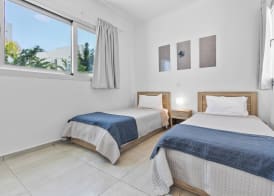 Sea Point Villas Coral Bay Luxury Private Pool villas walk to Beach 3 - 5 BDR in 1 resort 2
