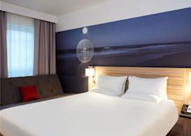 Novotel London Stansted Airport 5