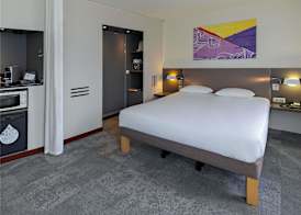 Novotel Suites Paris Stade de France 4