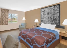 Super 8 by Wyndham Seville 4