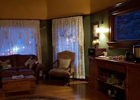 Cabernet House, an Old World Inn 4
