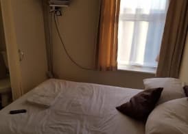 MyRoomz Hollingdales Hotel 3