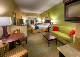 Holiday Inn Express & Suites RED BLUFF-SOUTH REDDING AREA by IHG 2