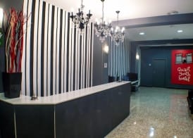 Quart Youth Hostel & Apartments 3