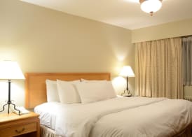Rosellen Suites at Stanley Park 4
