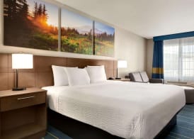 Days Inn & Suites by Wyndham Anaheim At Disneyland Park 5