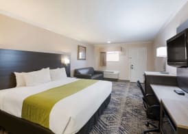 SureStay Hotel by Best Western Rockdale 4
