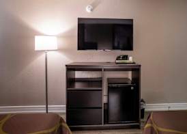 Super 8 by Wyndham Rockford South 4