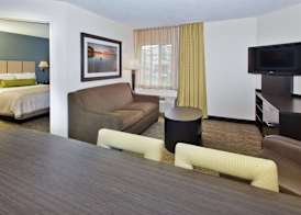 Sonesta Simply Suites Knoxville 4