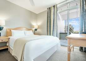 Dolphin Beach E5 5