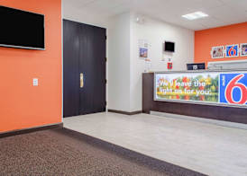 Motel 6-Brockton, MA 3