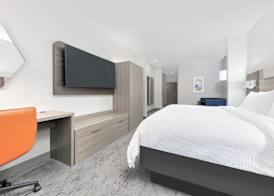 Holiday Inn Express & Suites WINNIE by IHG 5