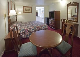 Americas Best Value Inn Lansing 5