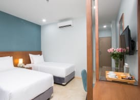 PIANO HOTEL 5