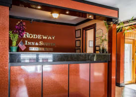 Rodeway Inn & Suites Brunswick near Hwy 1 2