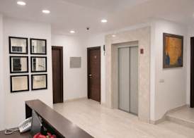 EMBLEM Hotel - Arjun Marg, Golf Course Road, Gurgaon 3