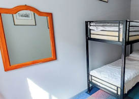 R S Hostels - Leeds 5