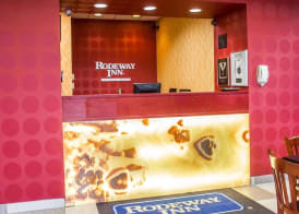 Rodeway Inn MacArthur Airport 3
