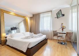 Aston Hotel 4