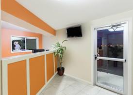 Travelodge by Wyndham Seymour 2
