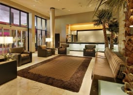 Ramada Plaza by Wyndham West Hollywood Hotel & Suites 2