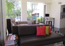 Home Crest Hotel 5