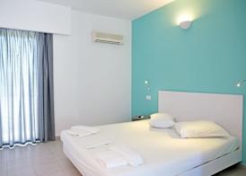 Hillside Studios & Apartments 4