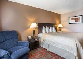 Quality Inn & Suites West Bend 5
