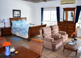 Catamaran Hotel Marina 3