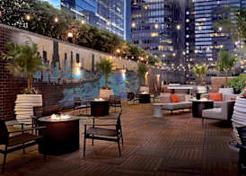 DoubleTree by Hilton Chicago-Magnificent Mile 5