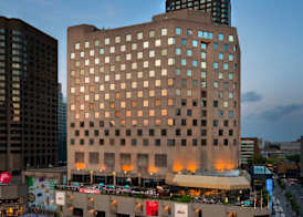 DoubleTree by Hilton Montreal 2