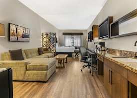 Best Western Plus Franciscan Square Inn & Suites Steubenville 5